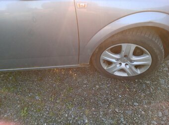 Prodám Opel Astra h,1,7 rv.2009,81kw, - 6