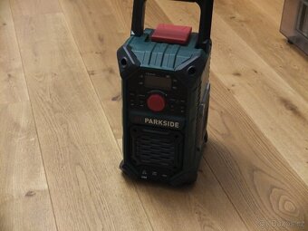 Nové Aku stavební rádio – bez baterie a nabíječky - 6