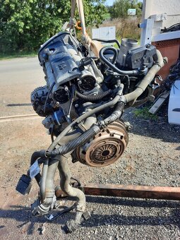 škoda fabia 2 1.4 63kw vinová červená rosso - 6