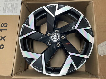 ŠKODA SUPERB 4 NOVÉ ALU TRISULI BLACK 8x18 ET44 - 6