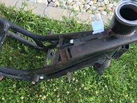 Rám na skutr   Piagio X10 - 6