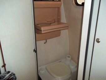 Obytná dodávka Ford Tranzit - 6