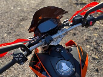 KTM Duke 690, A2 - 6