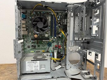 Lenovo V520-15IKL - i5-6500 / 8GB RAM / 256GB SSD / Win 10 - 6