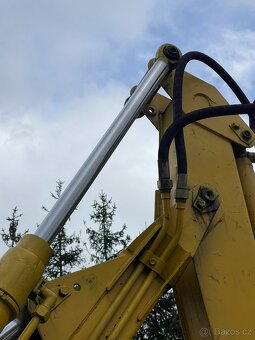 TraktorBagr Bělarus EO 2621 motor D65 M - 6