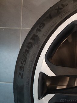 19" Alu kola original Peugeot 5x108, pneu 235/40 R19 - 6