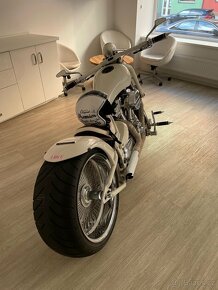 Yamaha XV 1600 Custom - 6