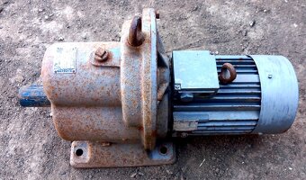 Elektromotor 2,2 kW 1430 s převodovkou nepoužitý - 6