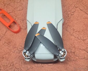 DJI Mini 2 SE (kat. C0) jako nový, 19 cyklů, pouzdro SD card - 6