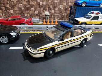 model auta Chevrolet impala policajná verzia Maisto 1:18 - 6