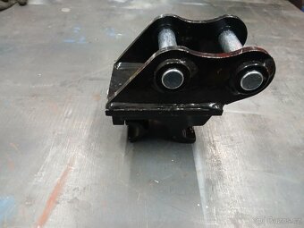 Rychloupínak pro minibagr - 6