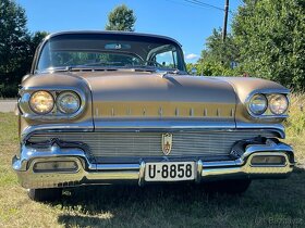 Oldsmobile Super 88 Holiday hardtop coupe - 6