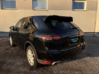 PORSCHE CAYENNE rok 2011 - 6