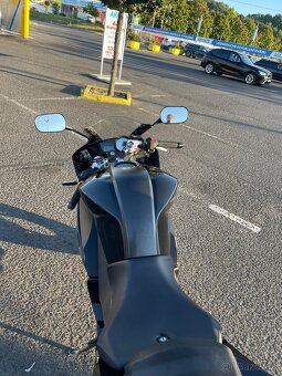 Yamaha yzf r125 2011 - 6