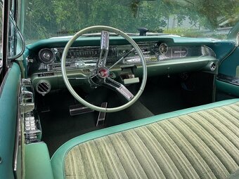 Cadillac Fleetwood / Sixty Special 1961 / PO RENOVACI - 6