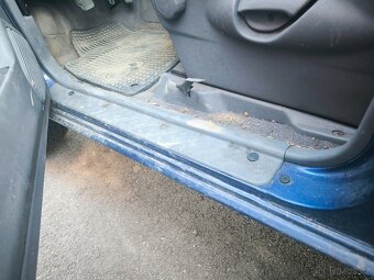 Terrano 2.4 - 6
