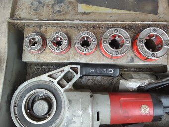 Ruční elektrický závitořez RIDGID 690 - 6