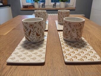 SADA DESIGNOVÝCH HRNKŮ NA KÁVU AMADEUS FRANCIE - 6