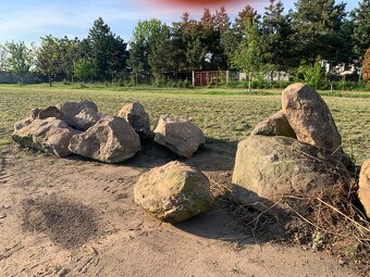 Soliterní kámen - 6