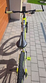 Crussis E-Largo 8.6 - 6