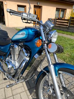 Suzuki VS800 Intruder - 6