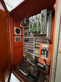 Vertikální obráběcí centrum Challenger Microcut MN 430 - 6
