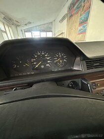 Mercedes-Benz 250D sedan rok 1990 - 6