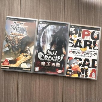 PSP + 8 her + nabíjecí kabel + origo krabice - 6