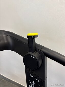 Technogym SkillMill - bezmotorový pás - 6