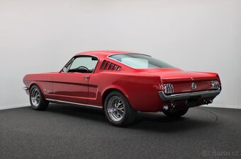 Ford Mustang Fastback 289 V8 C-Code 1965 – zrestaurovaný - 6