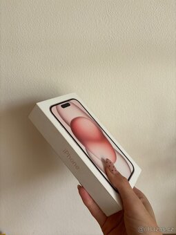 IPhone 15 Pink 128GB, Baterie 94% - 6