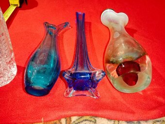 Vázy 30 ks - skleněné, porcelánové a mosazné - 6