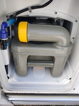 Obytný přívěs Adria Altea 472LU - 6