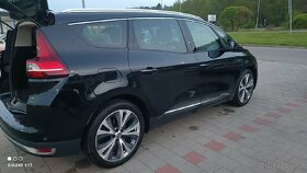 Renault Grand Scenic

2017 - 6