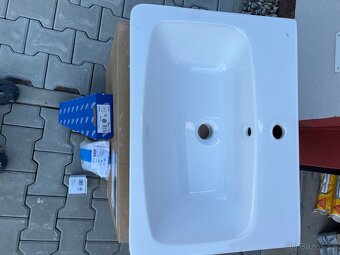 Nový set - skříňka 60cm + umyvadlo + baterie + sifon - 6