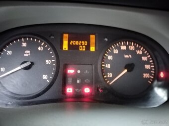 opel Vivaro - 6