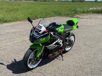 Kawasaki zx6r 2010 - 6