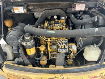 Caterpillar 2,8 tun 302,5 - 6