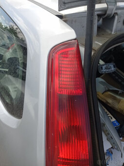 Ford Focus 2 1.6 tdi 2006 r. zadní levé a pravé světlo - 6