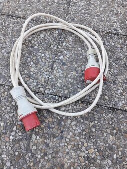 PRODLUŽOVACÍ KABEL 380V - 6