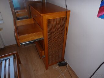 Dřevěná komoda se zásuvkami/prádelník - 6