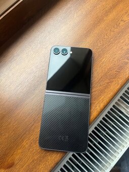 Samsung galaxy Z flip 6 - 6