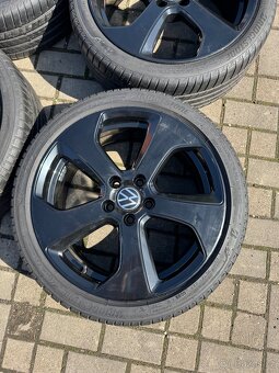 ORIGINÁL Alu Volkswagen AUSTIN R18, 5x112- TOP, LETNÍ PNEU - 6