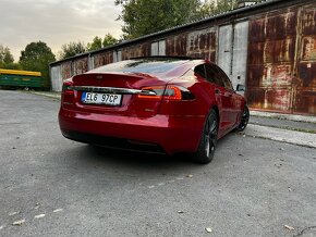 Tesla Model S - 6