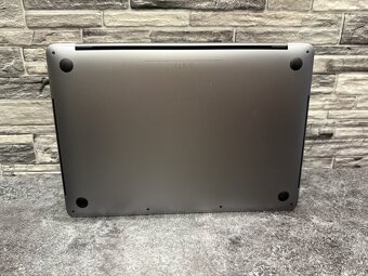 MacBook Pro 13" 2020 i7 / 16GB / 500GB DPH - 6