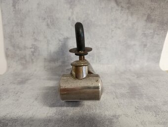 Velmi stará menší lihová žehlička OMEGA do sbírky, k dekorac - 6