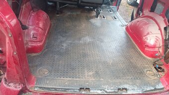díly z VW Transporter 1,9 a 2,5 - 6
