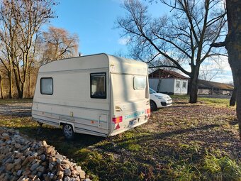 Karavan s vestavbou pro dva psy - 6