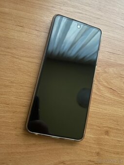 Infinix Hot 40 Pro 8 GB / 256 GB Černá barva - 6