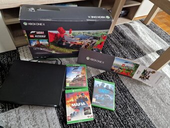Xbox one X 1TB s hrami a Krabicí a Televizí Samsung - 6